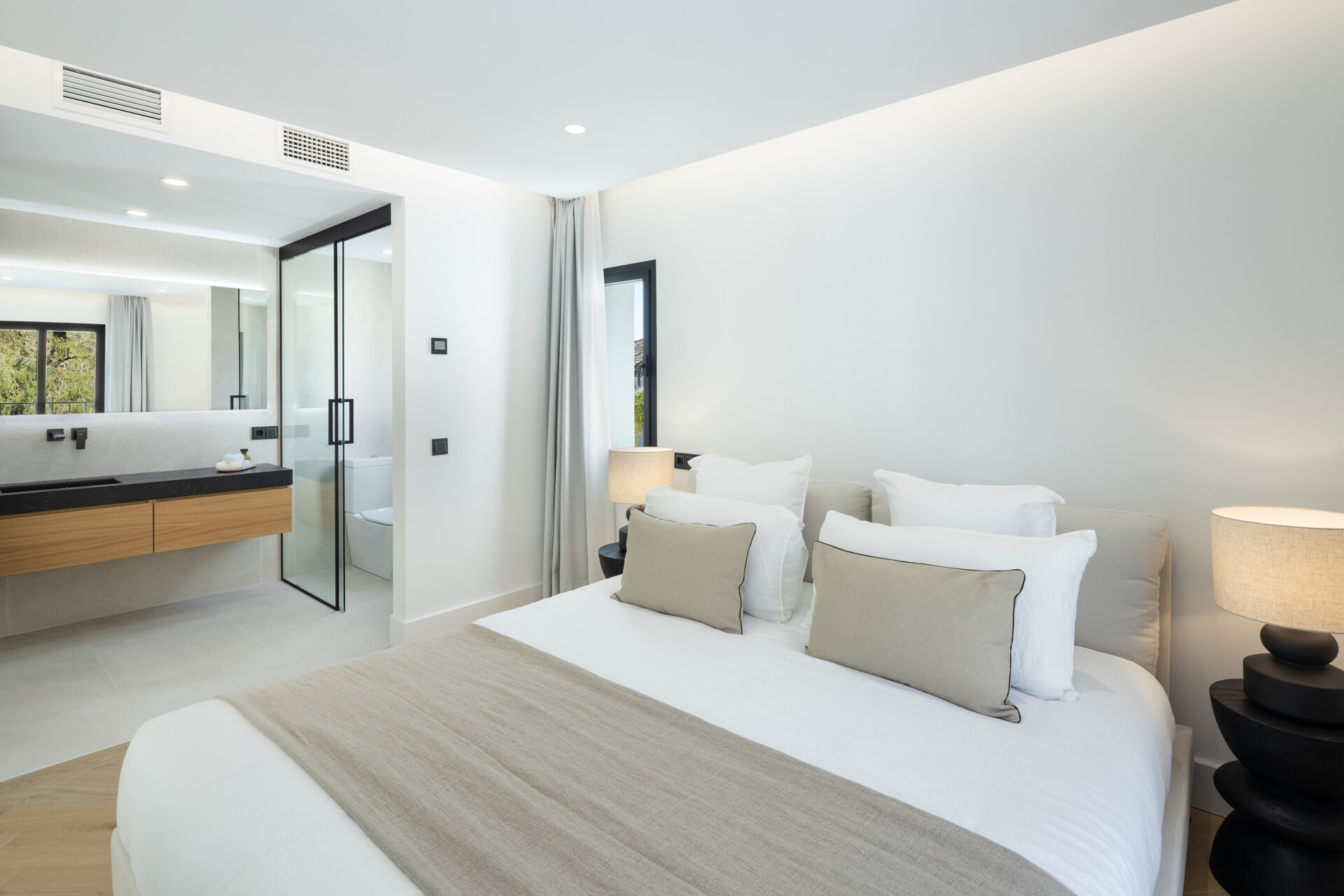 Breathtaking panoramic views offer total tranquility