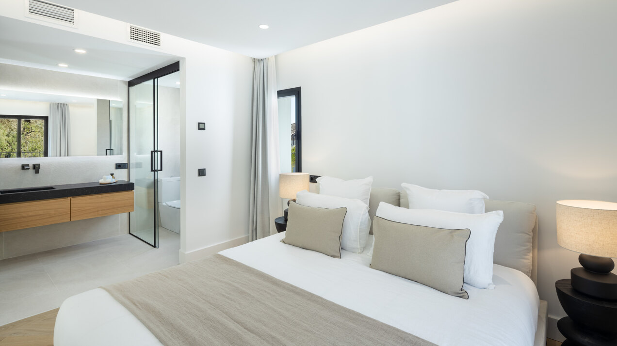 Breathtaking panoramic views offer total tranquility