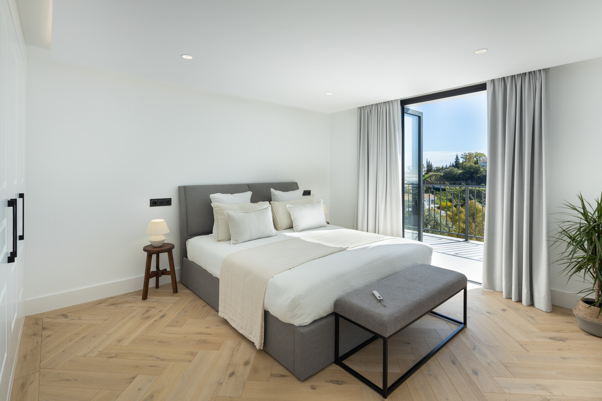 Breathtaking panoramic views offer total tranquility