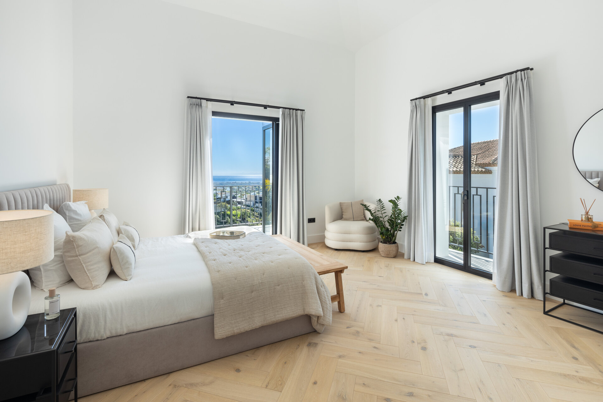 Breathtaking panoramic views offer total tranquility