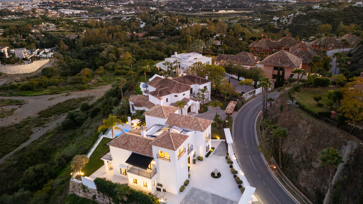 Breathtaking panoramic views offer total tranquility