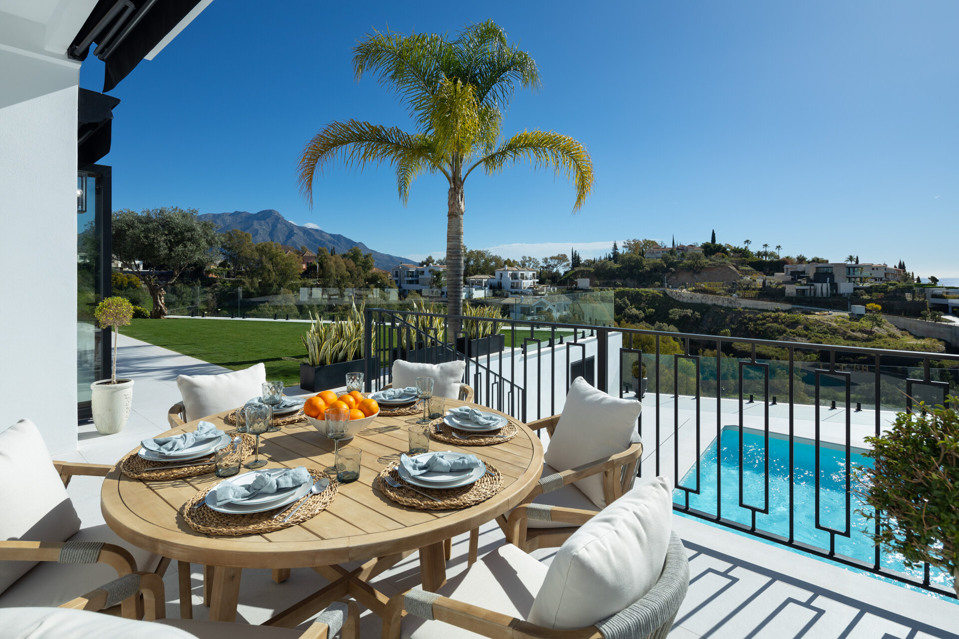 Breathtaking panoramic views offer total tranquility