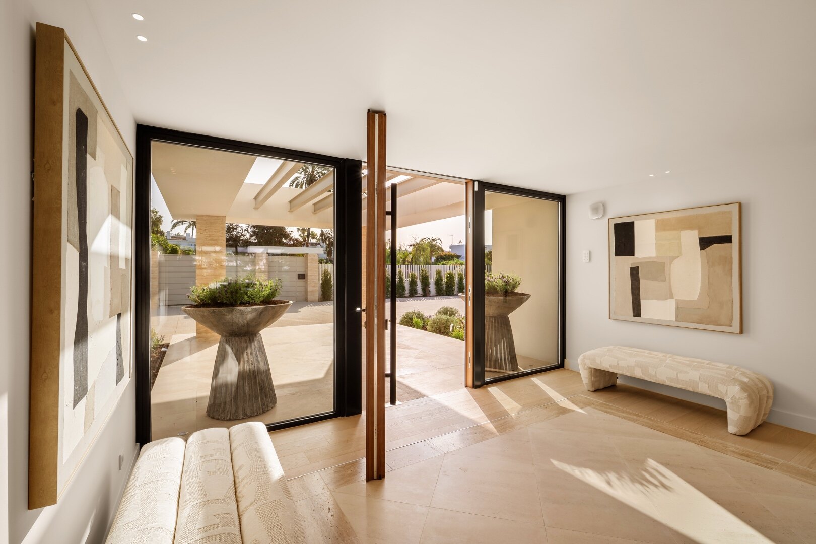Hogar encantador que irradia elegancia y estilo