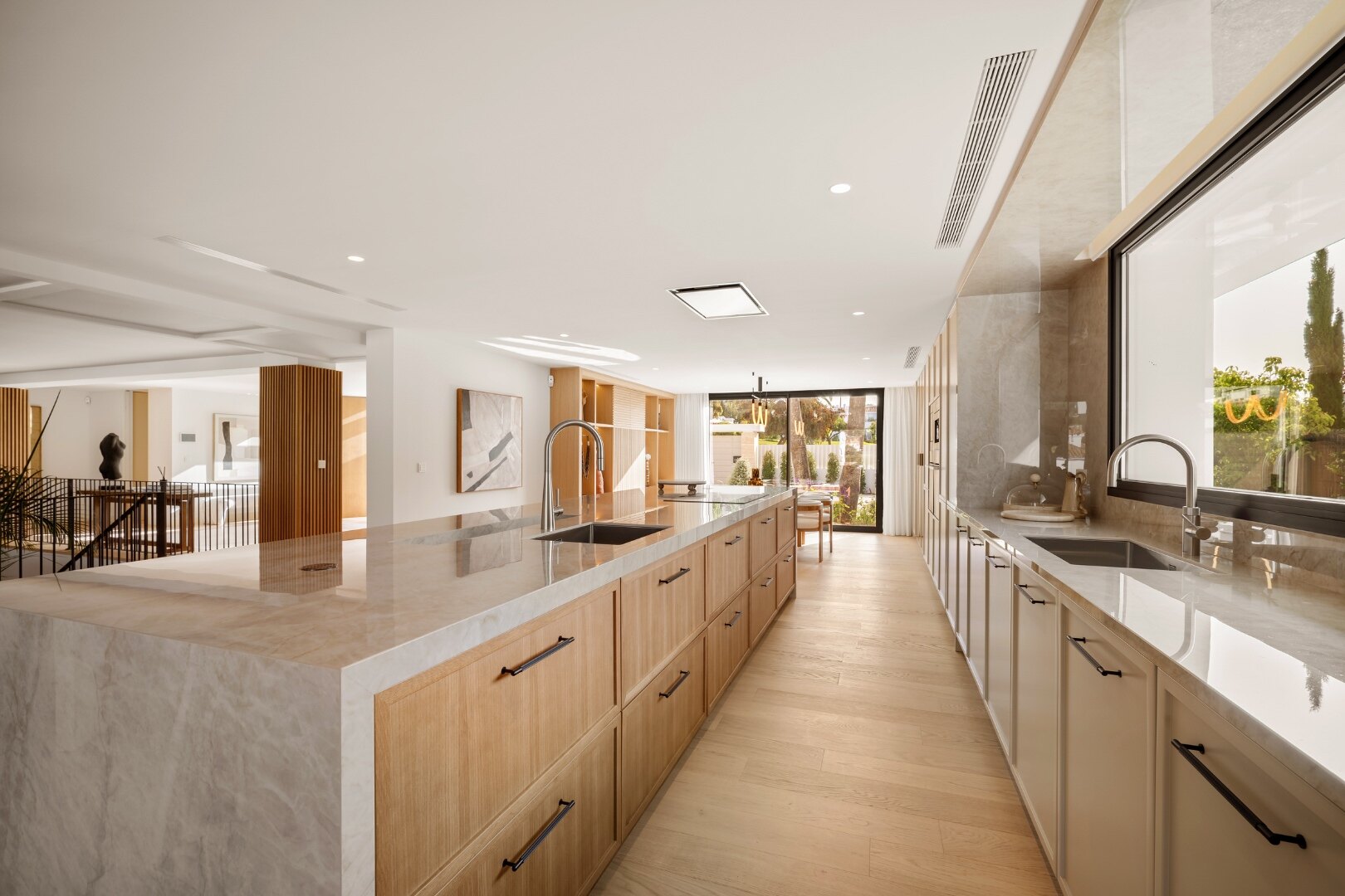 Hogar encantador que irradia elegancia y estilo