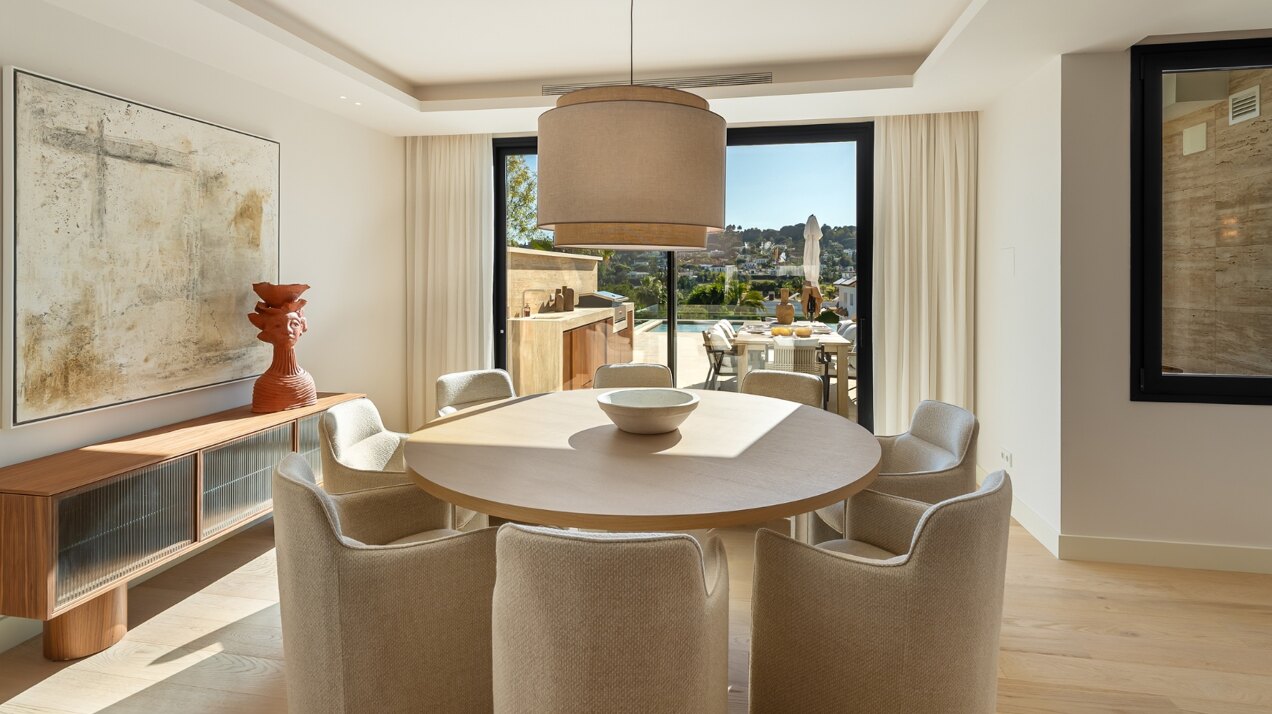 Hogar encantador que irradia elegancia y estilo