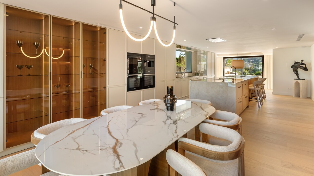 Hogar encantador que irradia elegancia y estilo