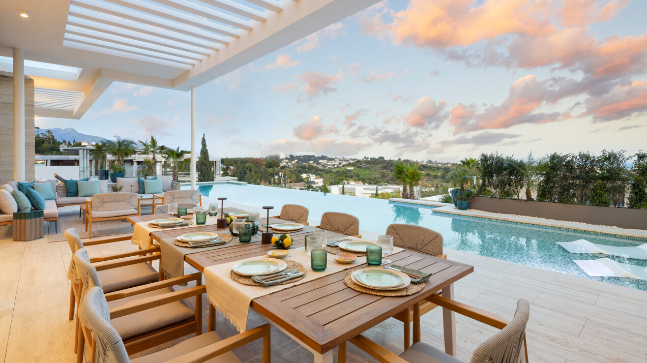 New villa will captivate with its panoramic views
