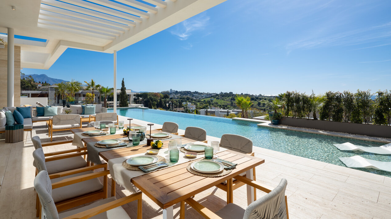 New villa will captivate with its panoramic views