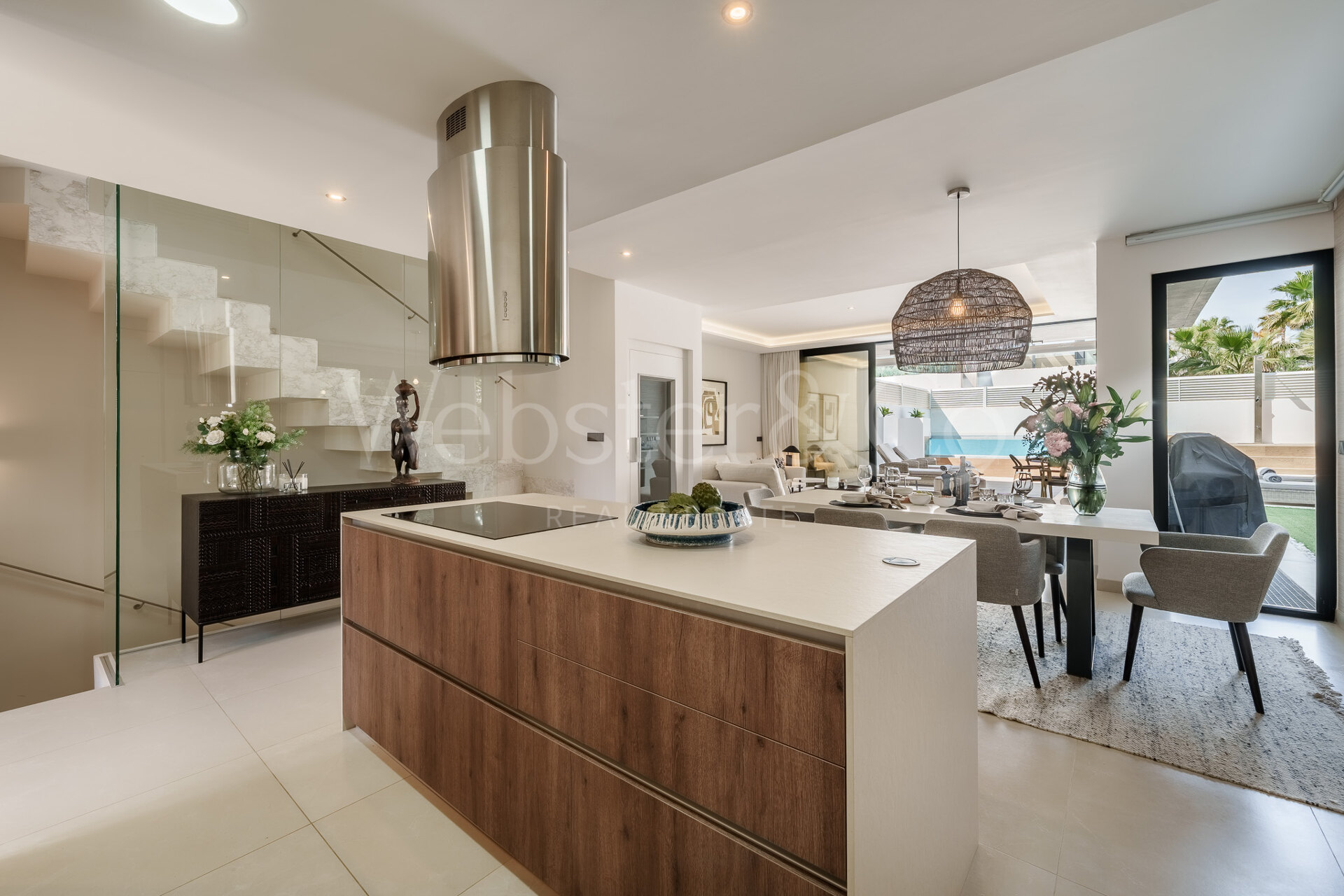 Elegance, comfort and style in prime location