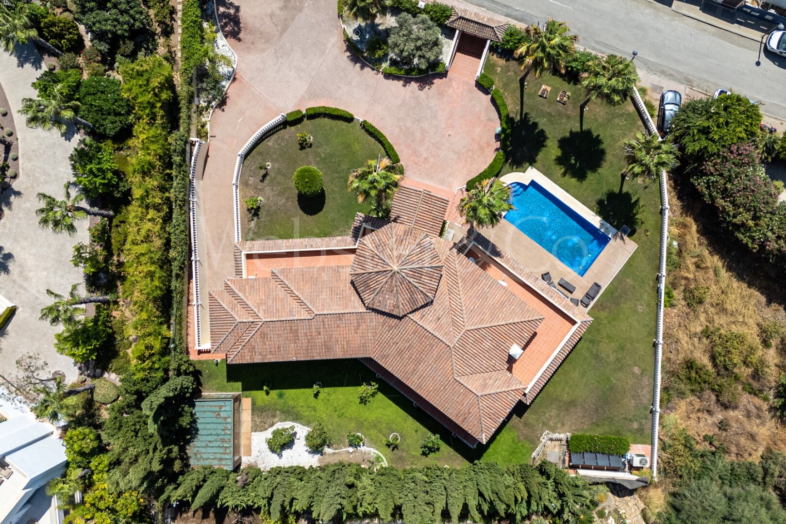 Villa Nazarí – Elegancia Mediterránea, Estepona