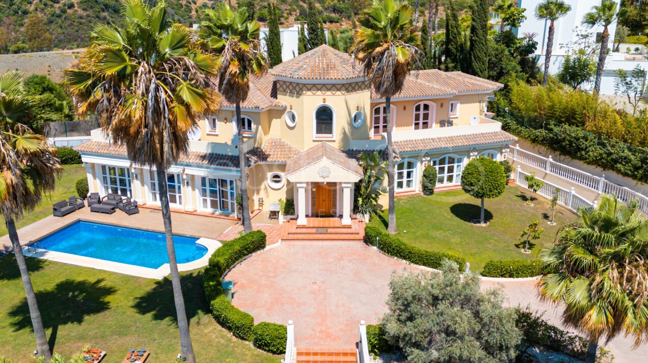Villa Nazarí - Mediterranean Elegance, Estepona