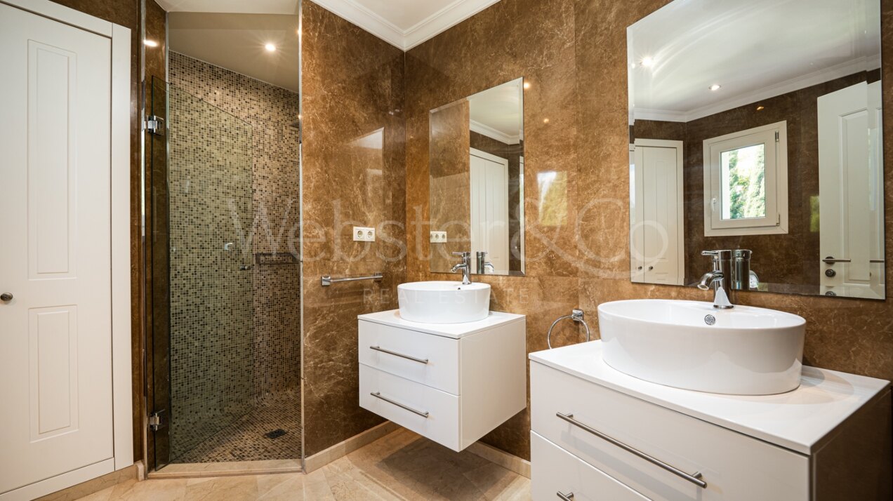 Villa Nazarí - Mediterranean Elegance, Estepona