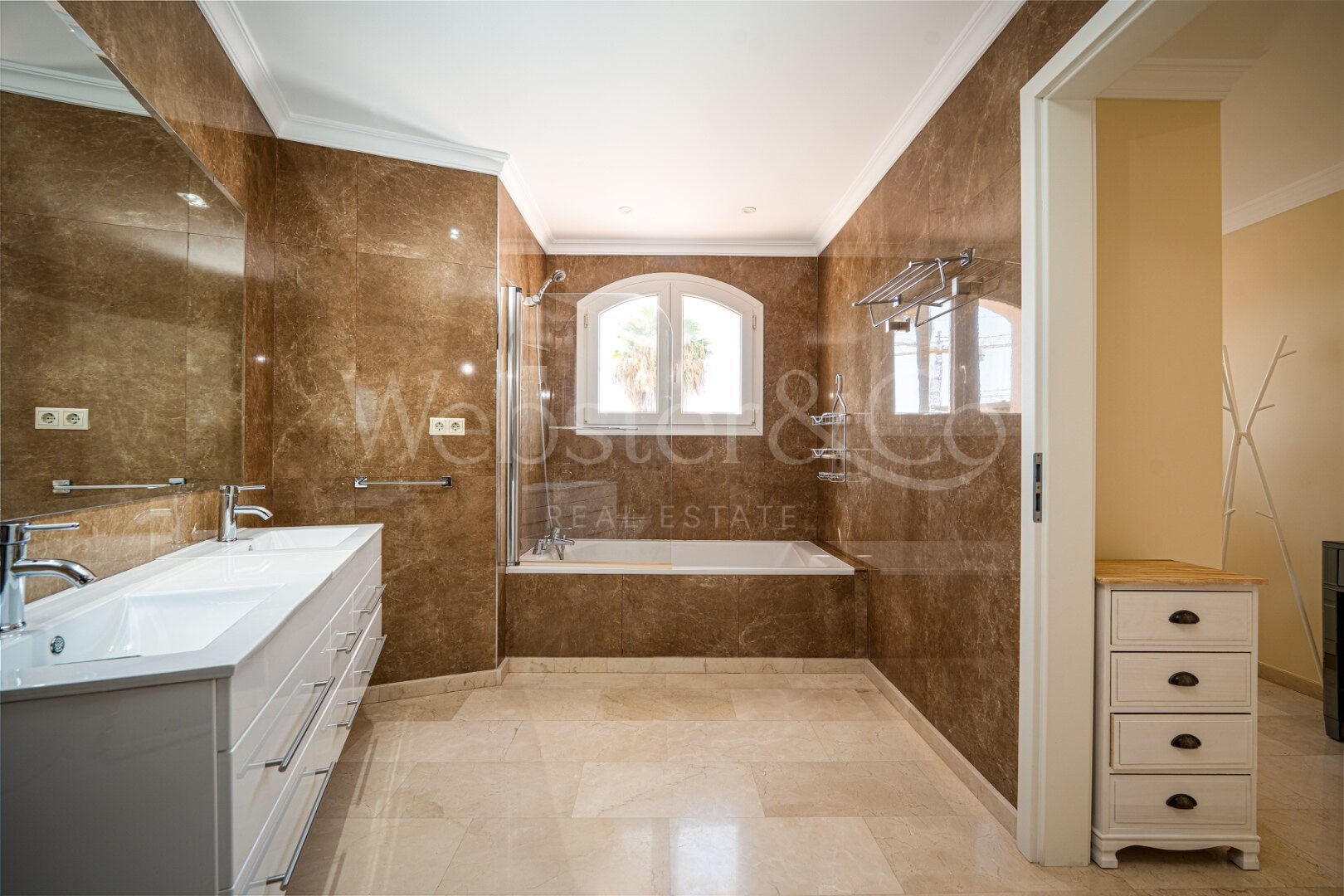 Villa Nazarí – Elegancia Mediterránea, Estepona