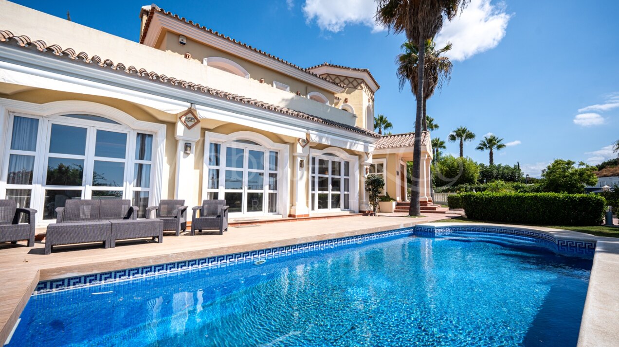 Villa Nazarí - Mediterranean Elegance, Estepona