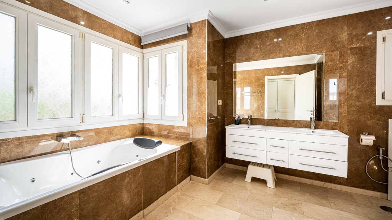 Remarkable Andalusian villa offers a life of luxury