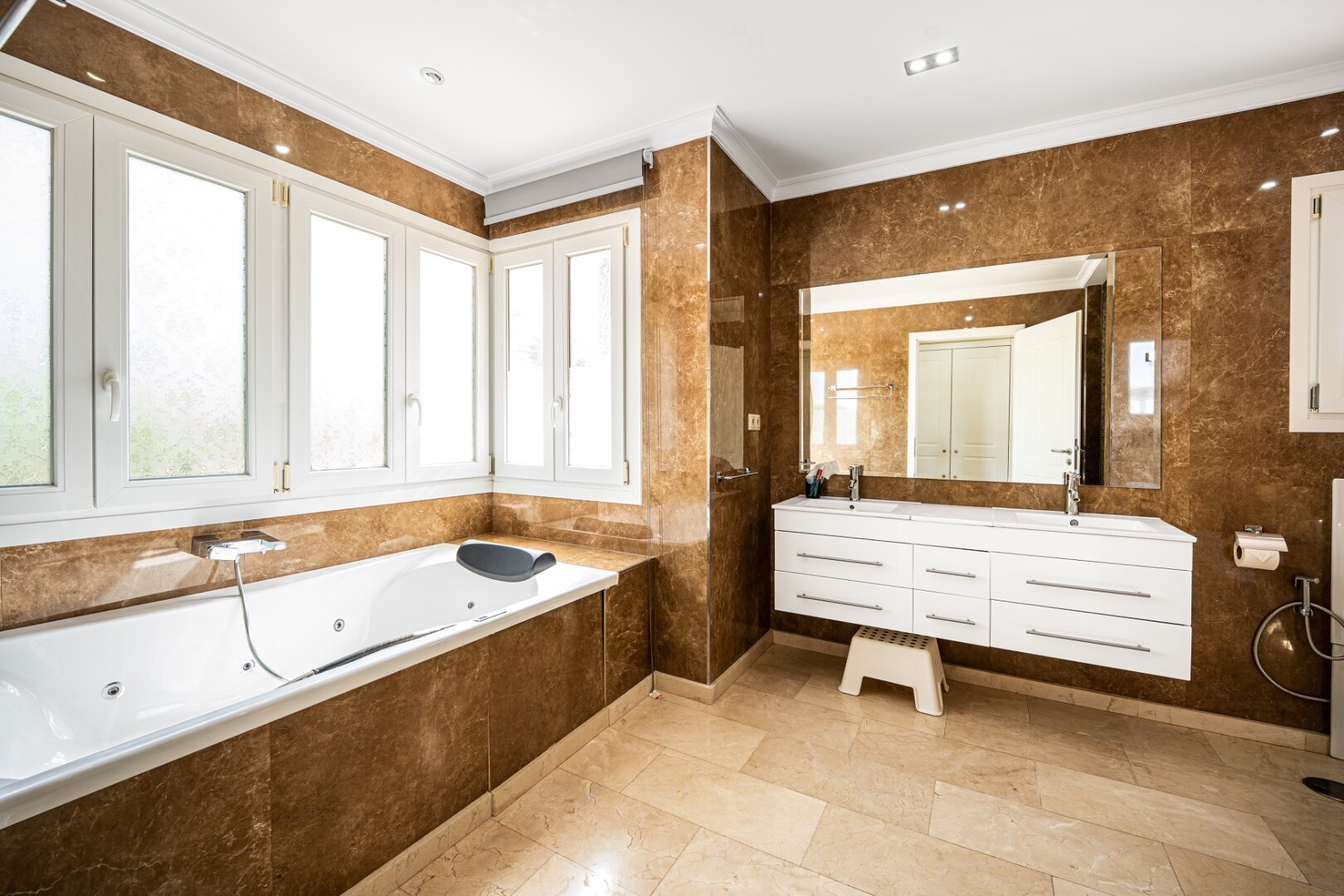 Remarkable Andalusian villa offers a life of luxury