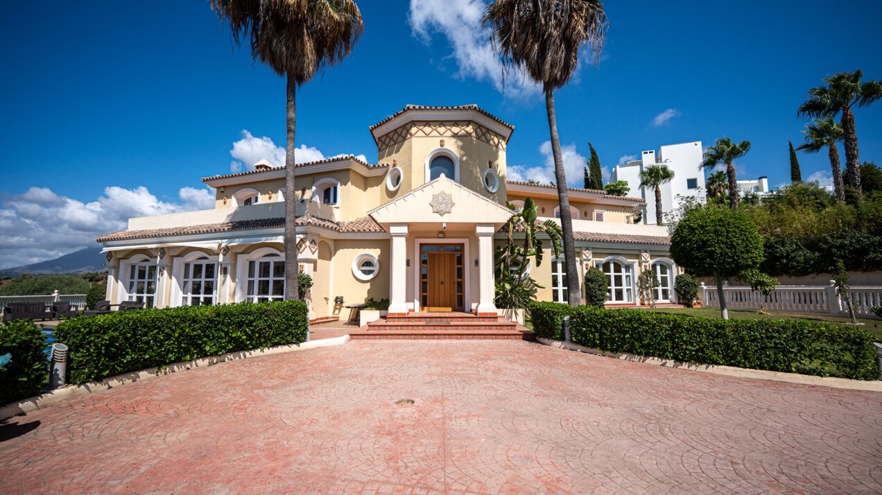 Remarkable Andalusian villa offers a life of luxury