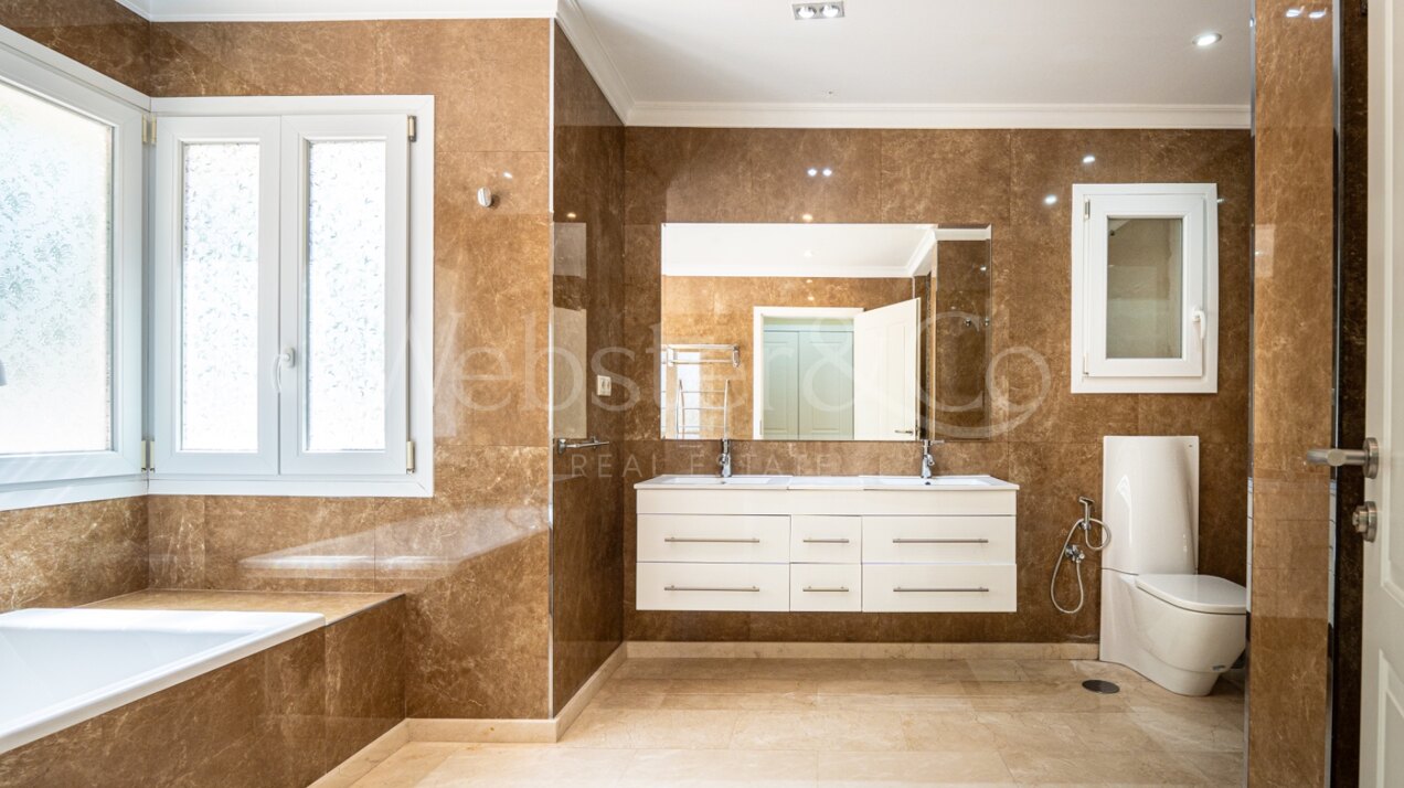 Villa Nazarí - Mediterranean Elegance, Estepona