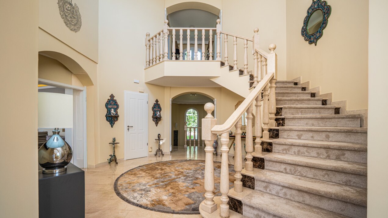 Remarkable Andalusian villa offers a life of luxury