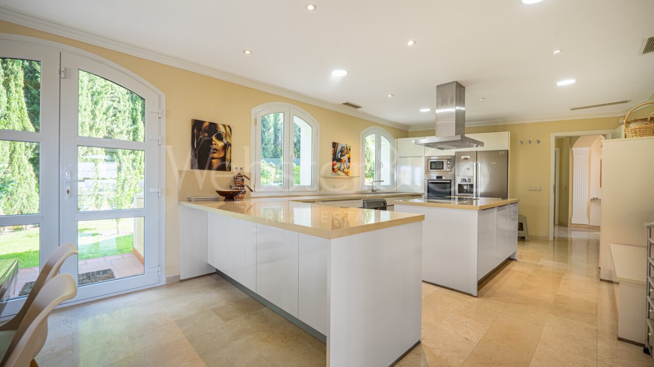 Villa Nazarí - Mediterranean Elegance, Estepona