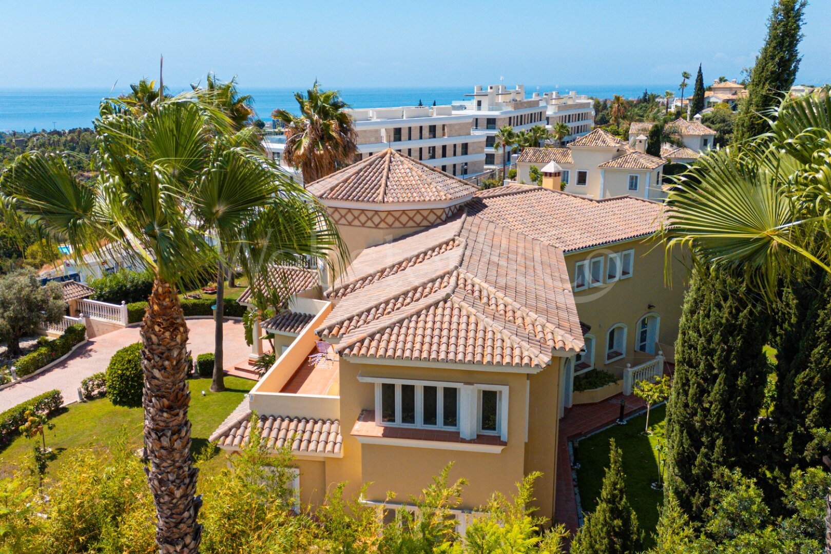 Villa Nazarí – Elegancia Mediterránea, Estepona