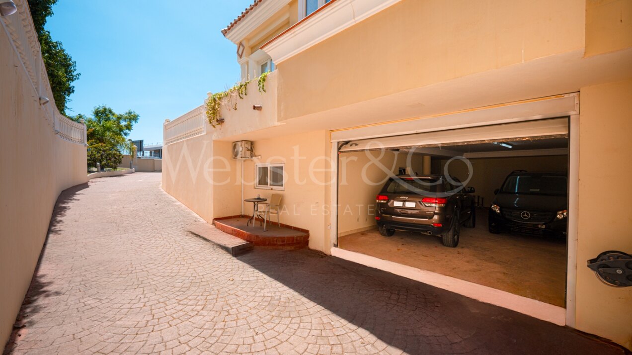 Villa Nazarí - Mediterranean Elegance, Estepona