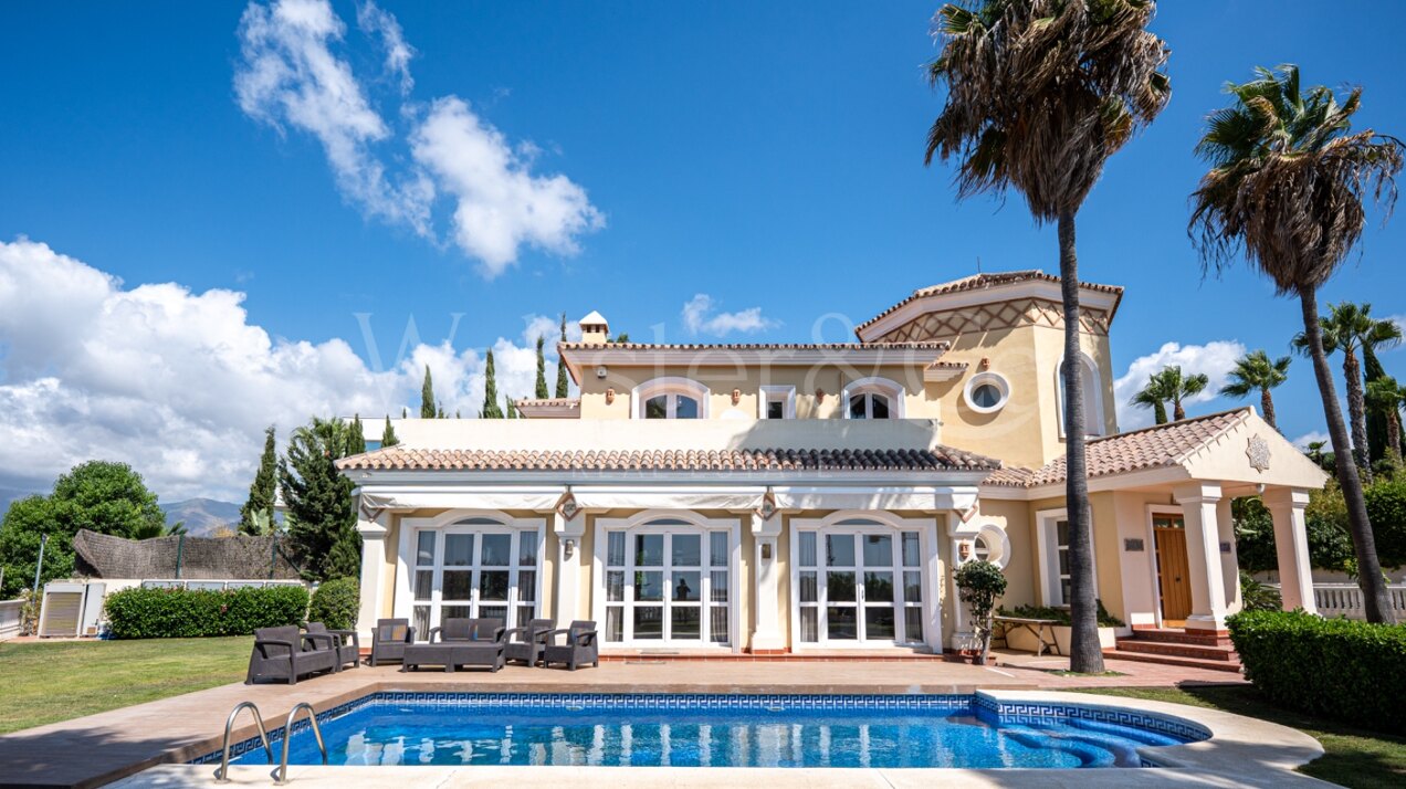 Villa Nazarí - Mediterranean Elegance, Estepona
