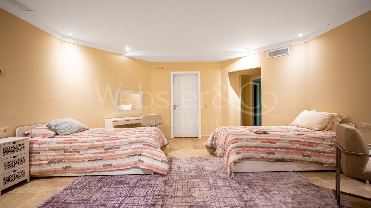 Villa Nazarí - Mediterranean Elegance, Estepona