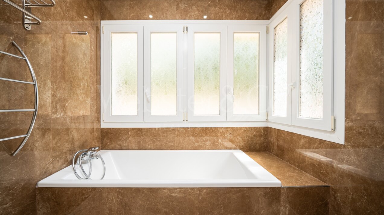 Villa Nazarí - Mediterranean Elegance, Estepona