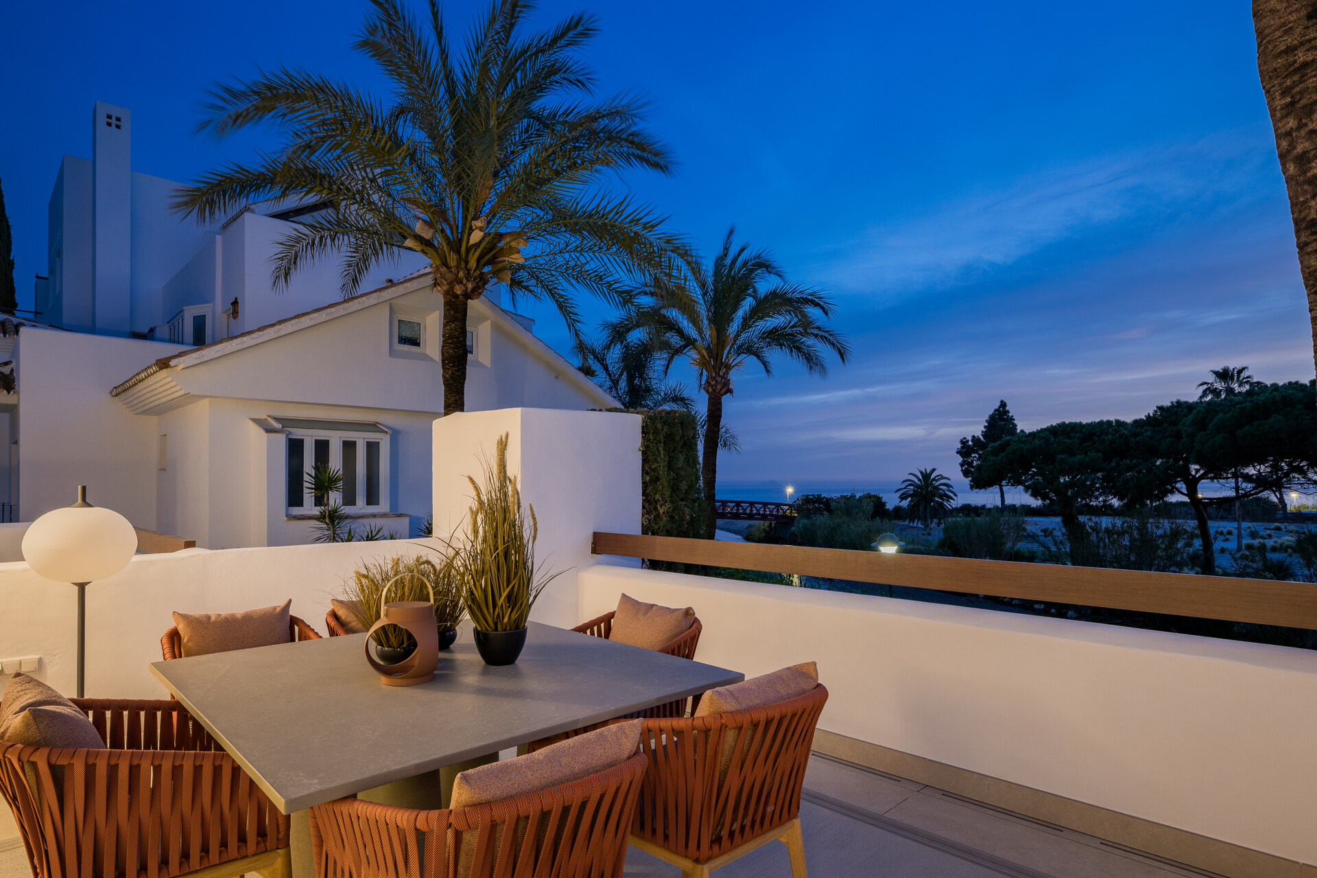 Elegant beachfront apartment in gated community