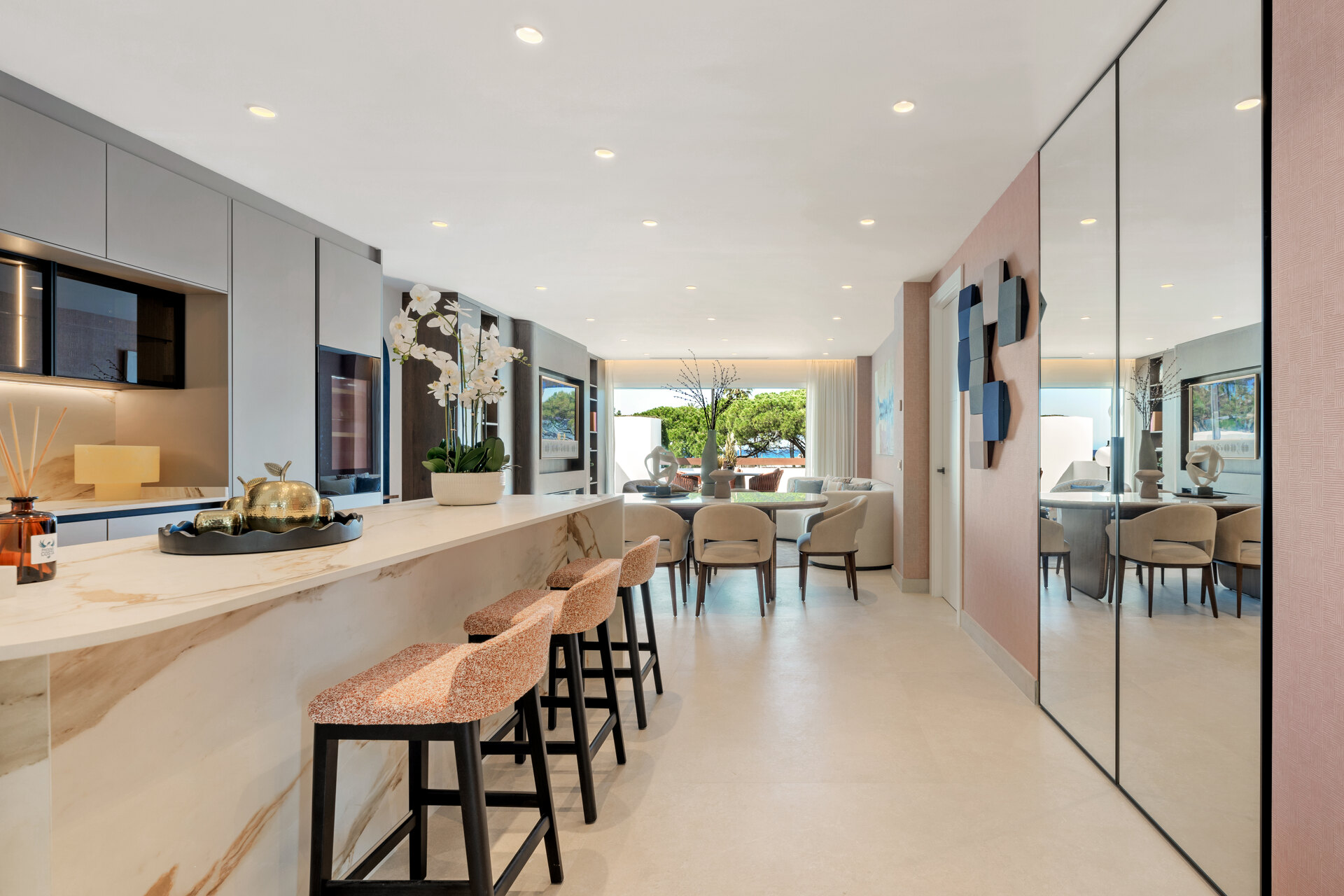 Elegant beachfront apartment in gated community