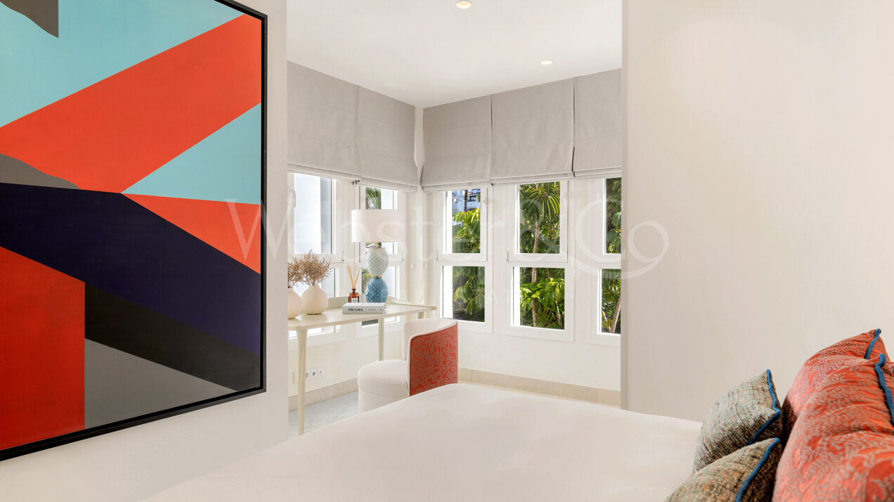 Elegant beachfront apartment in gated community