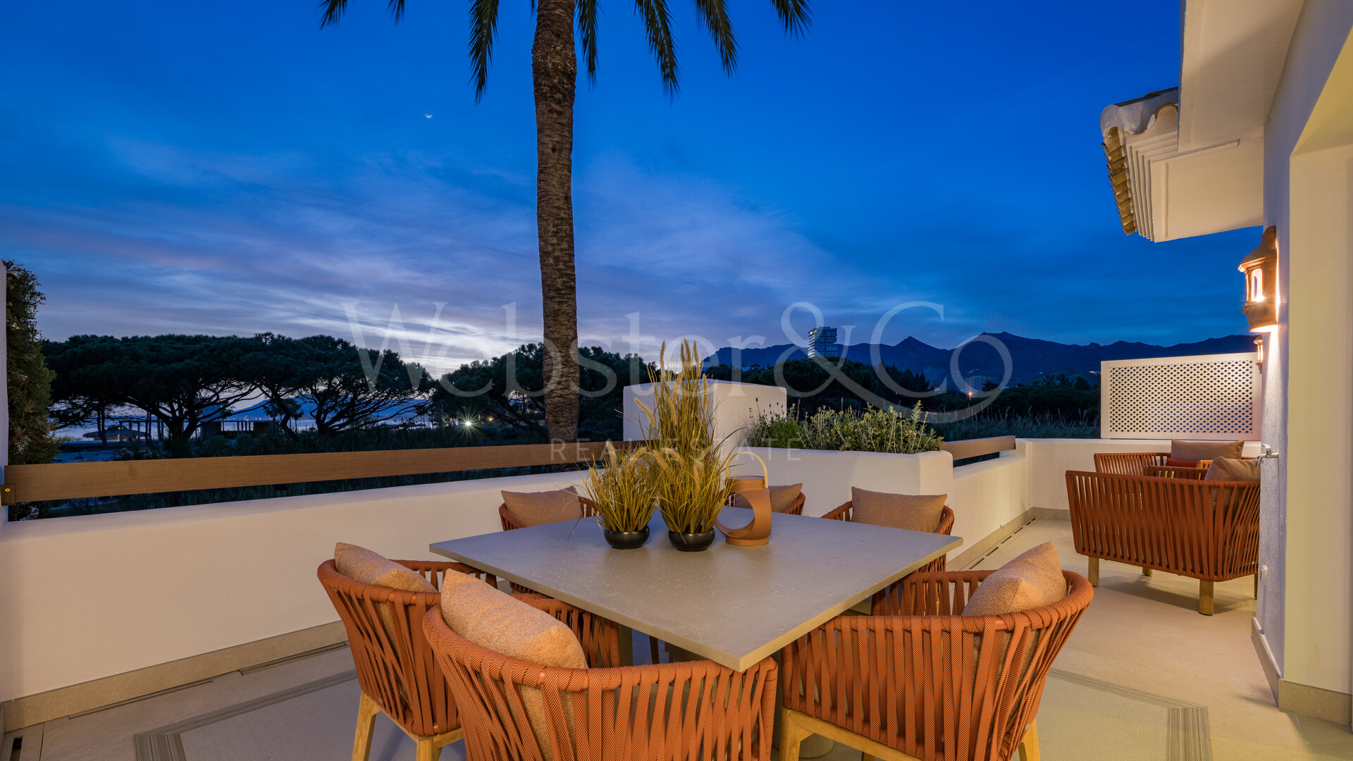 Elegant beachfront apartment in gated community