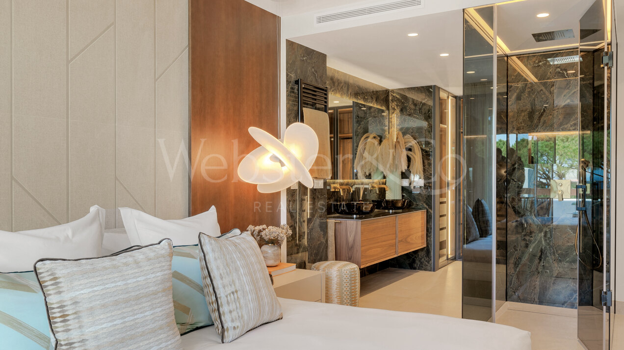 Elegant beachfront apartment in gated community