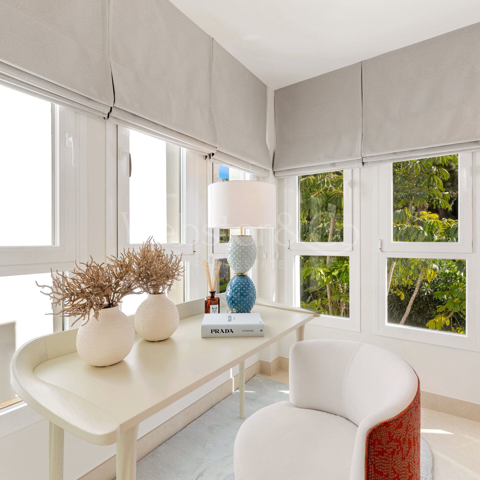 Elegant beachfront apartment in gated community