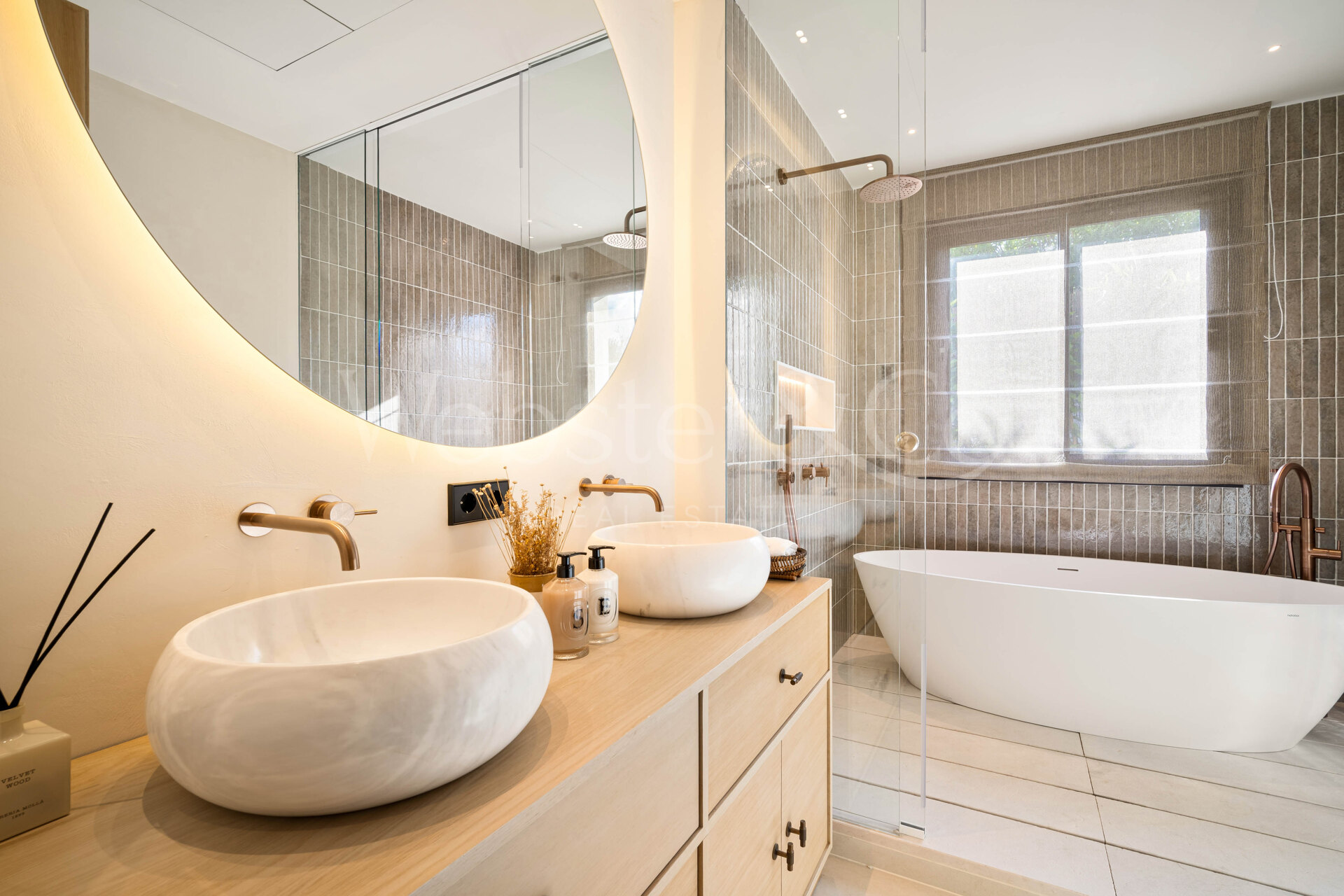 Exquisite single-level villa in renowned Golf Valley