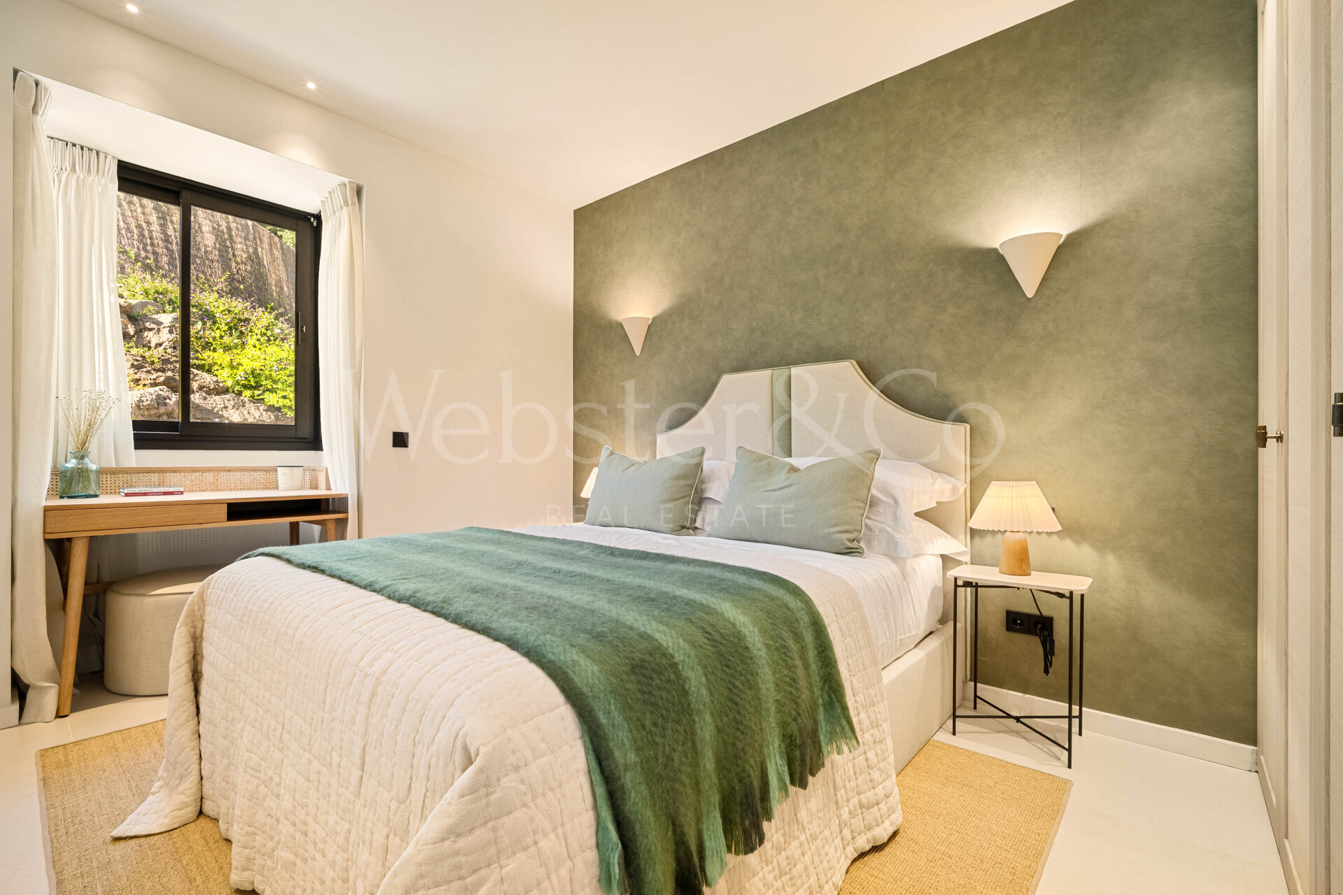 Exquisite single-level villa in renowned Golf Valley