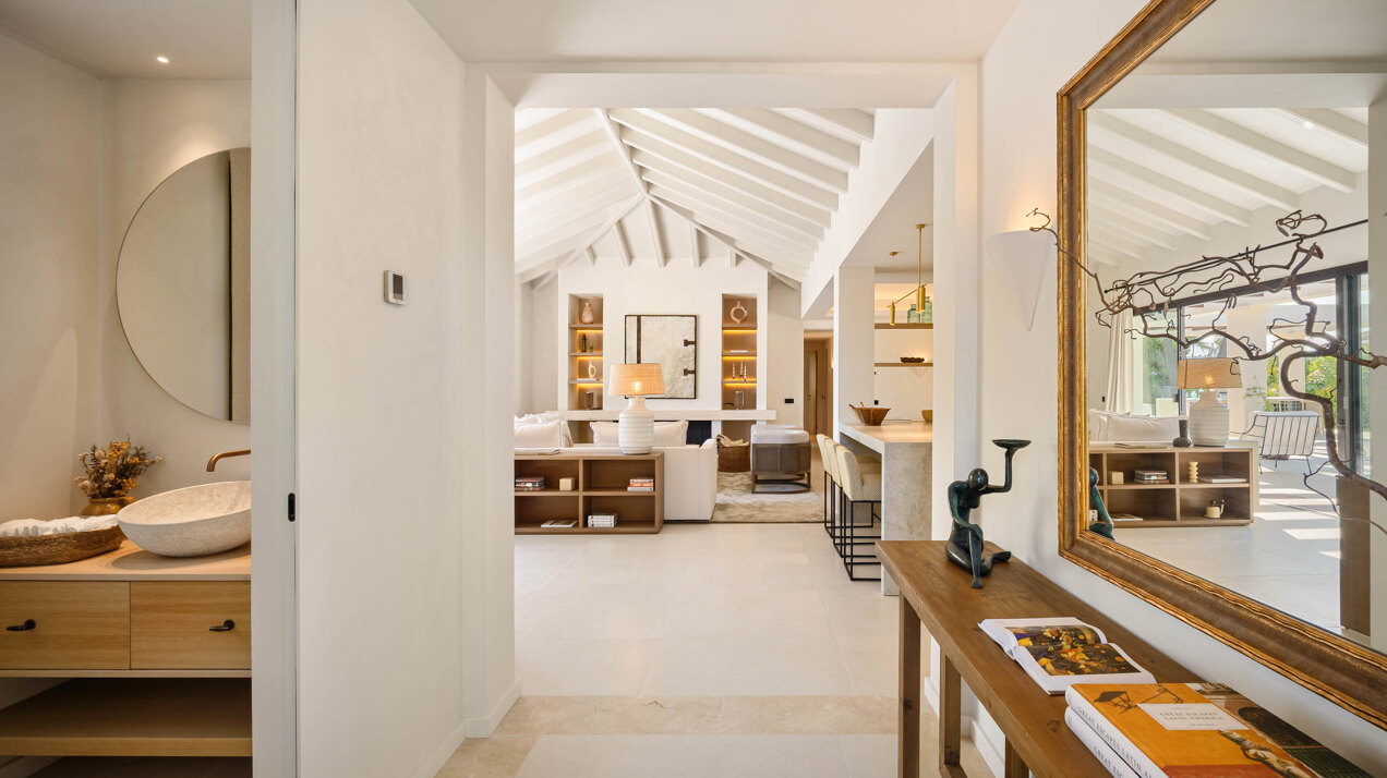 Exquisite single-level villa in renowned Golf Valley
