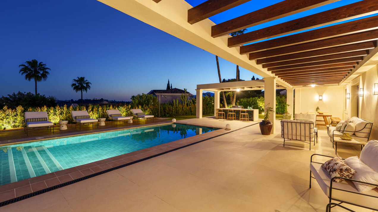 Exquisite single-level villa in renowned Golf Valley