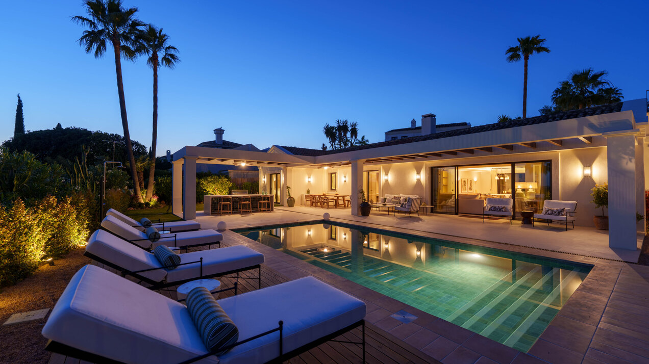 Exquisite single-level villa in renowned Golf Valley
