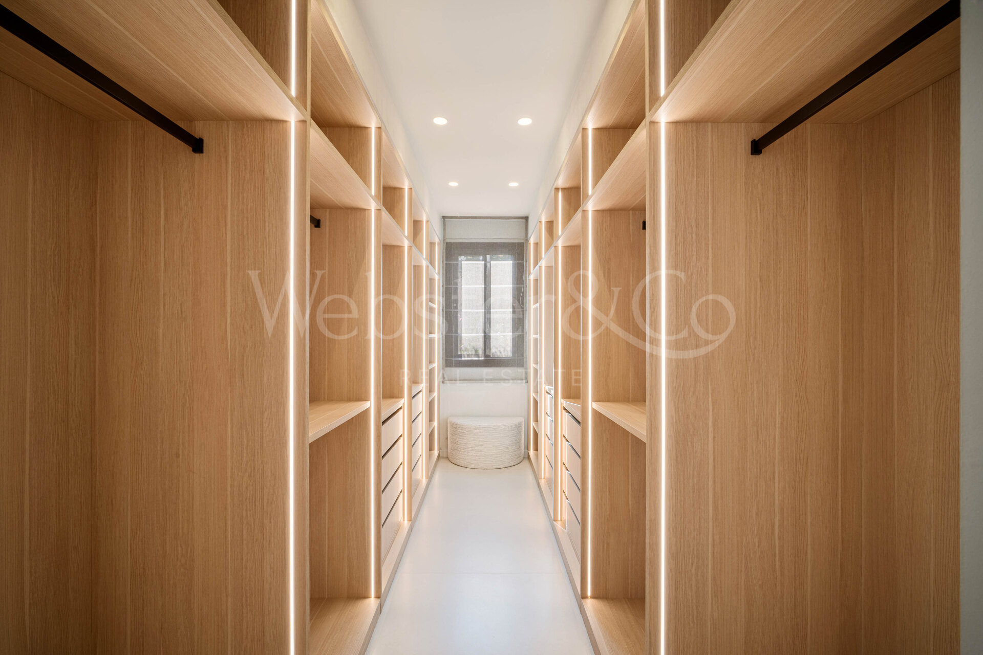 Exquisite single-level villa in renowned Golf Valley