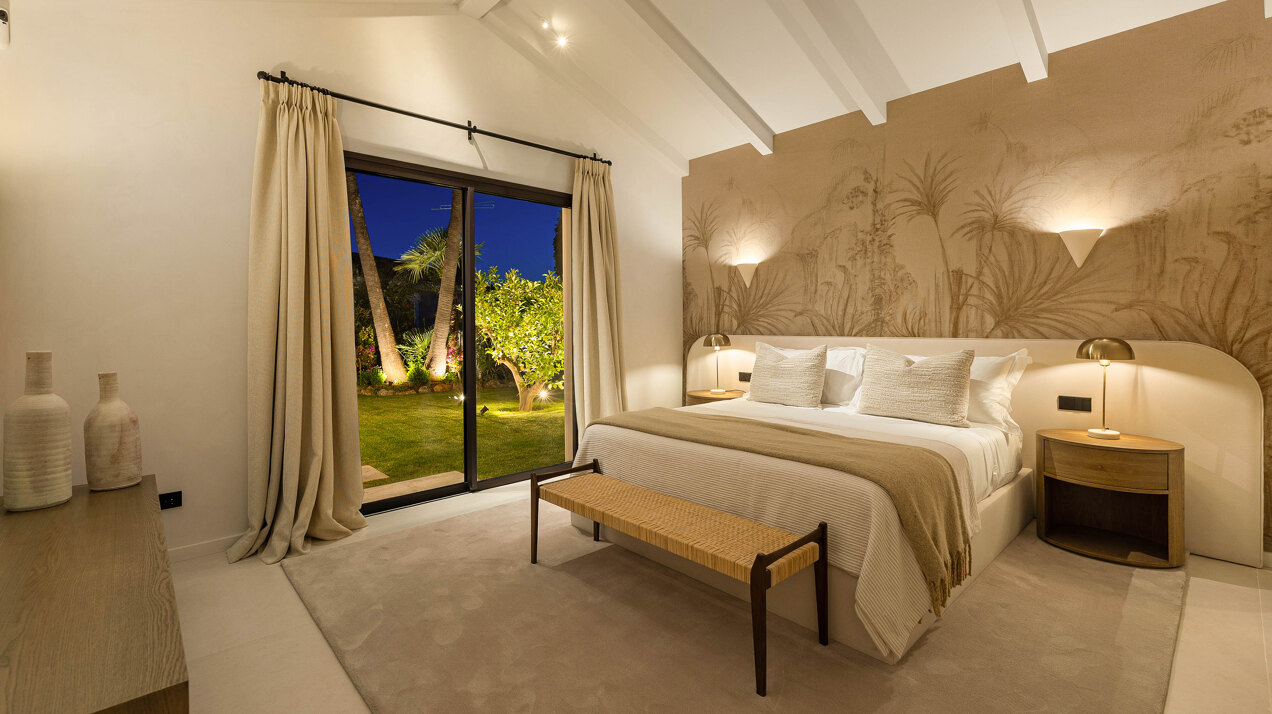 Exquisite single-level villa in renowned Golf Valley