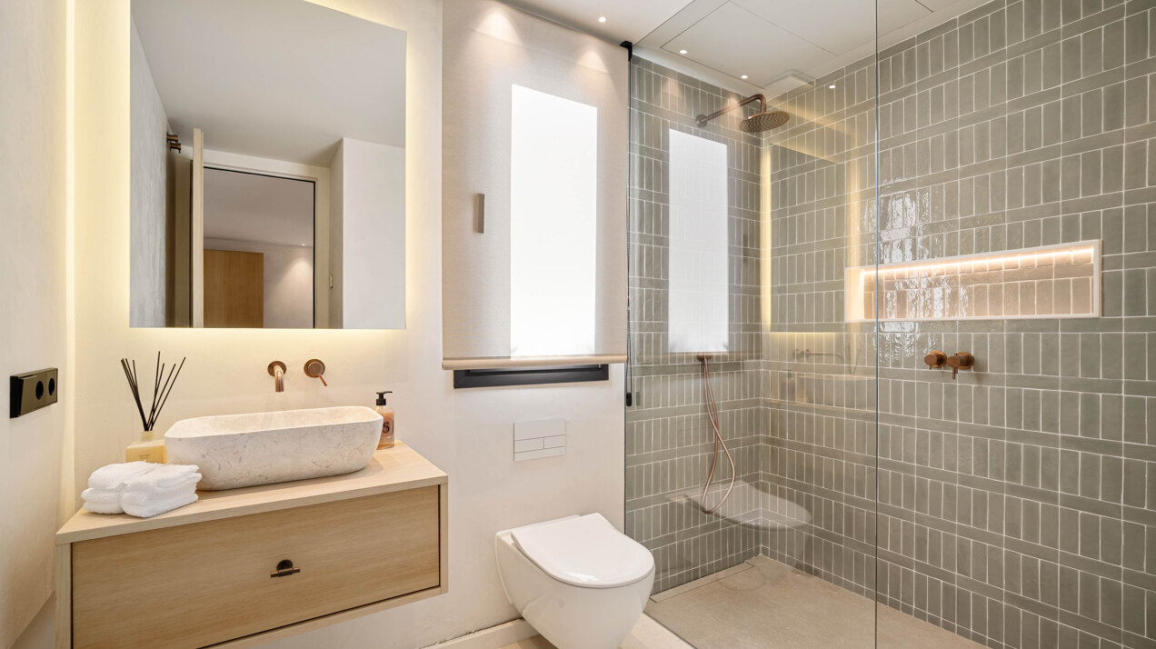 Exquisite single-level villa in renowned Golf Valley