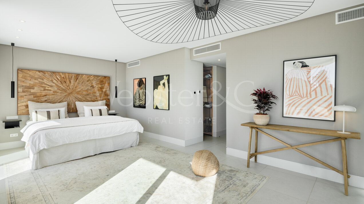 Perfectly positioned contemporary villa in Golf Valley