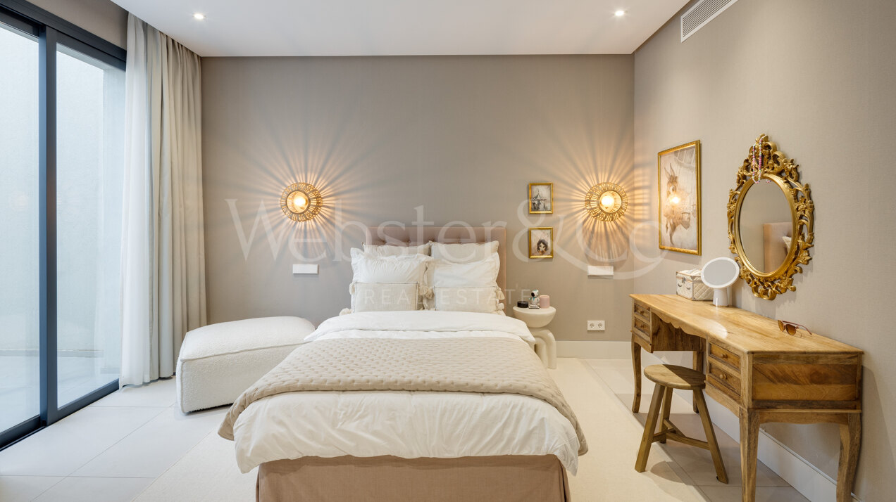 Perfectly positioned contemporary villa in Golf Valley