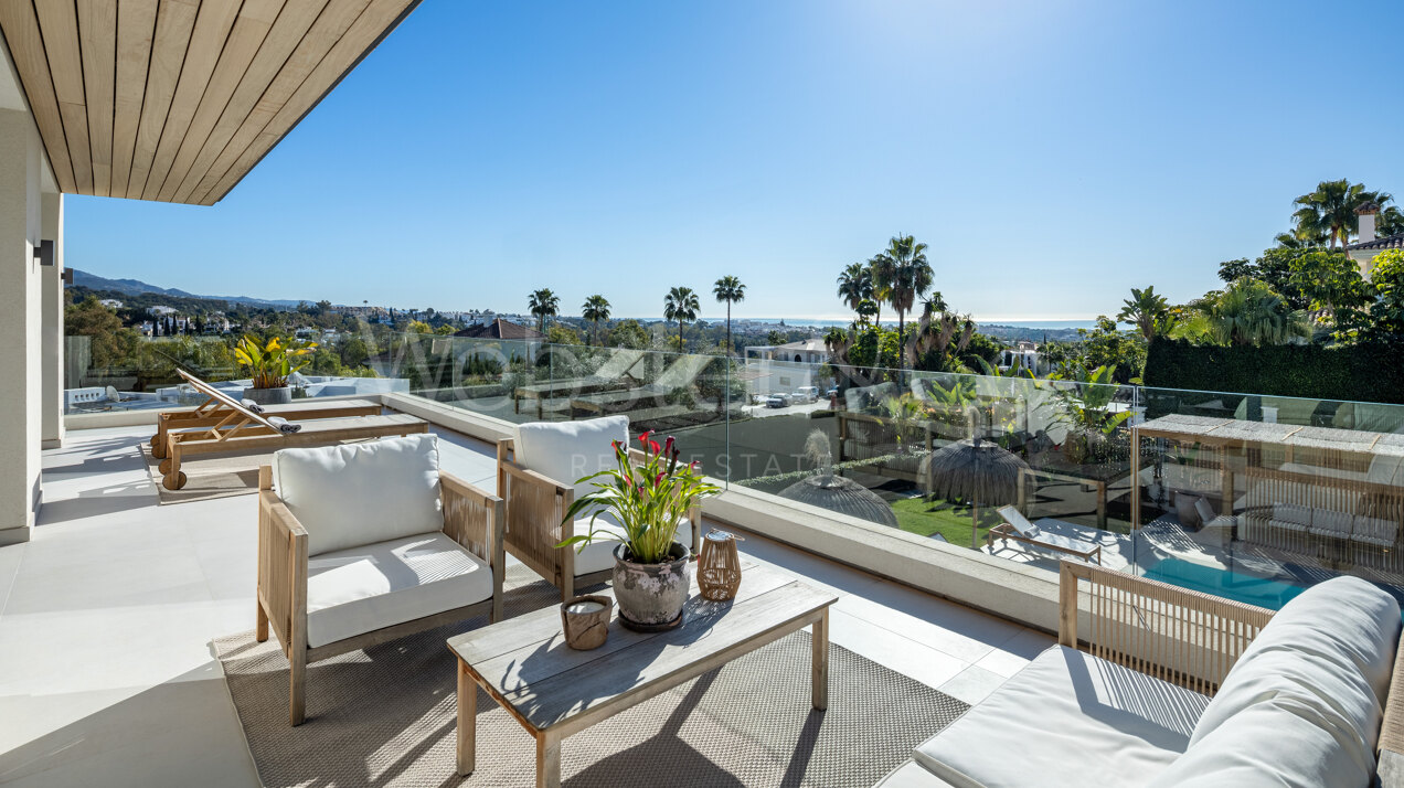 Perfectly positioned contemporary villa in Golf Valley