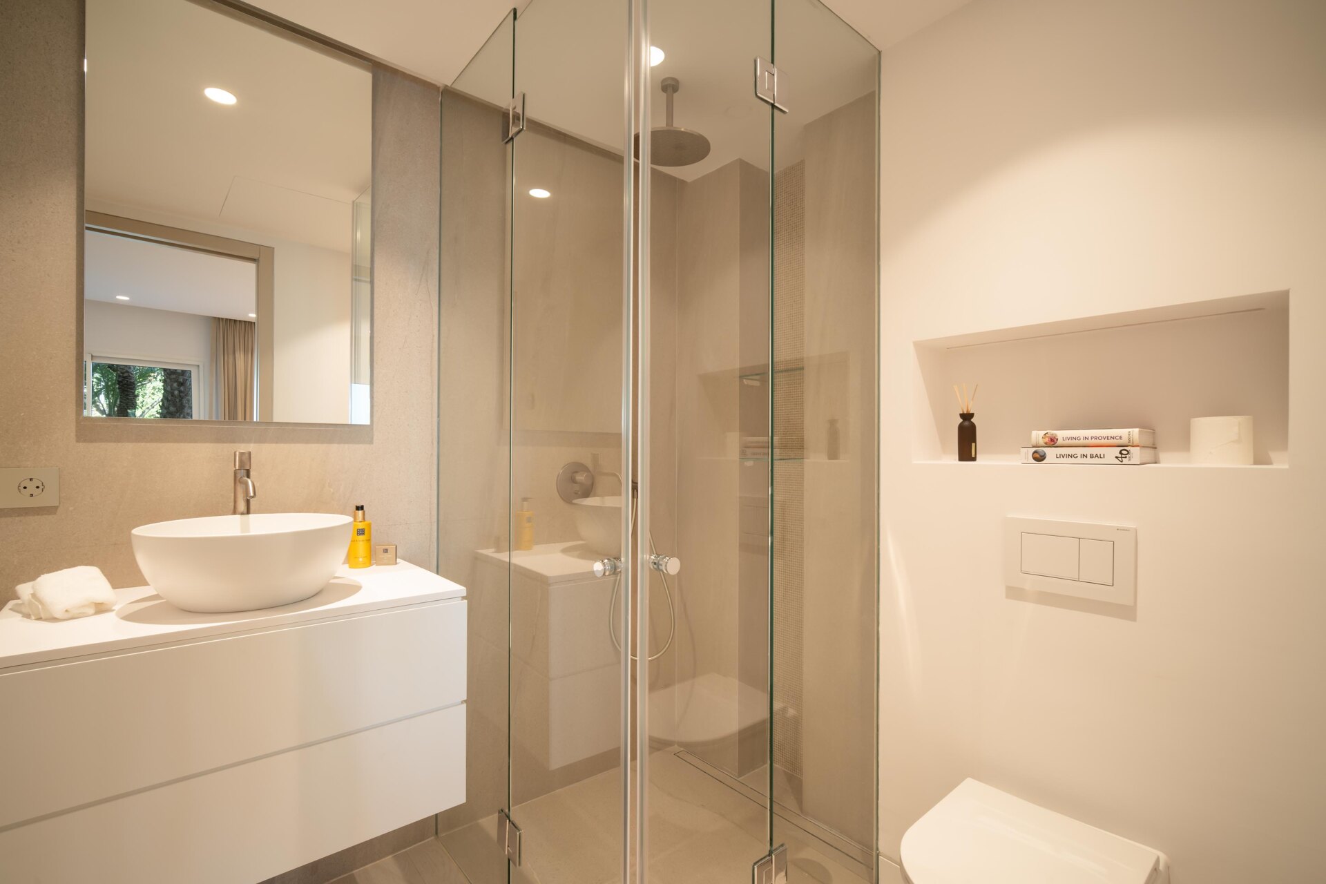 Impeccable Puente Romano apartment embodies luxury