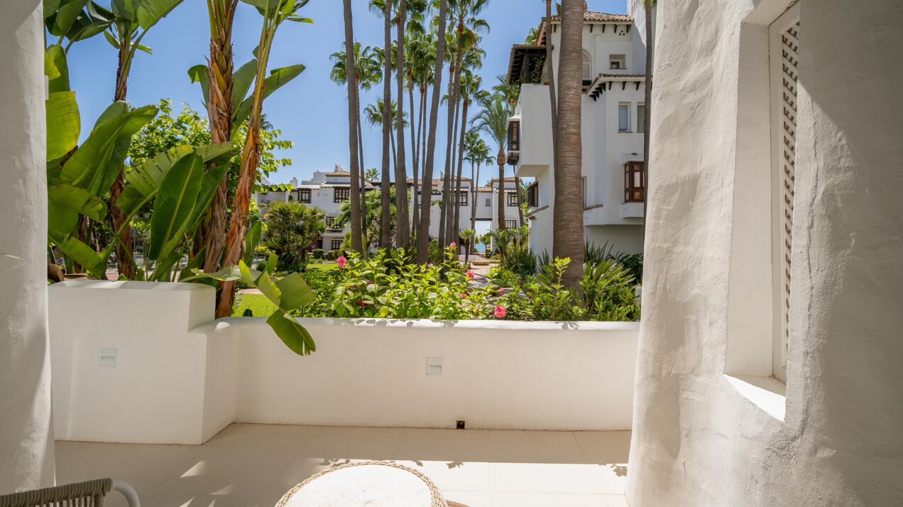 Impeccable Puente Romano apartment embodies luxury
