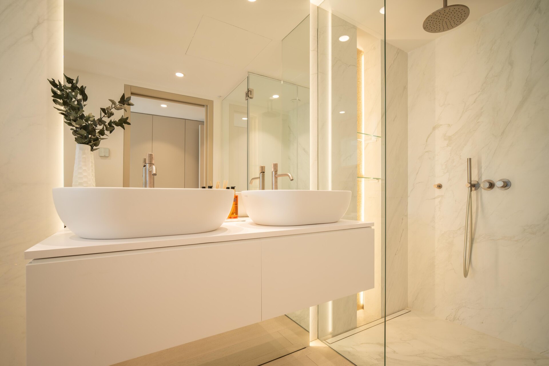 Impeccable Puente Romano apartment embodies luxury