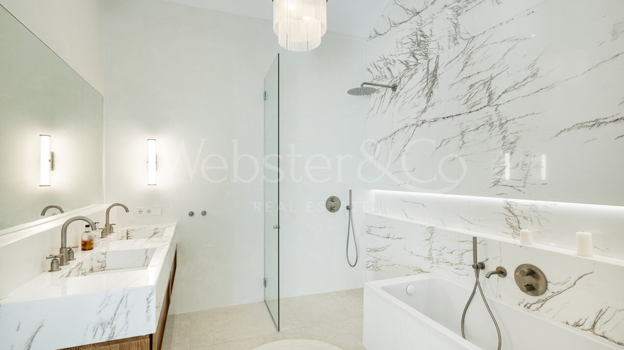 Fantastic duplex penthouse with panoramic views